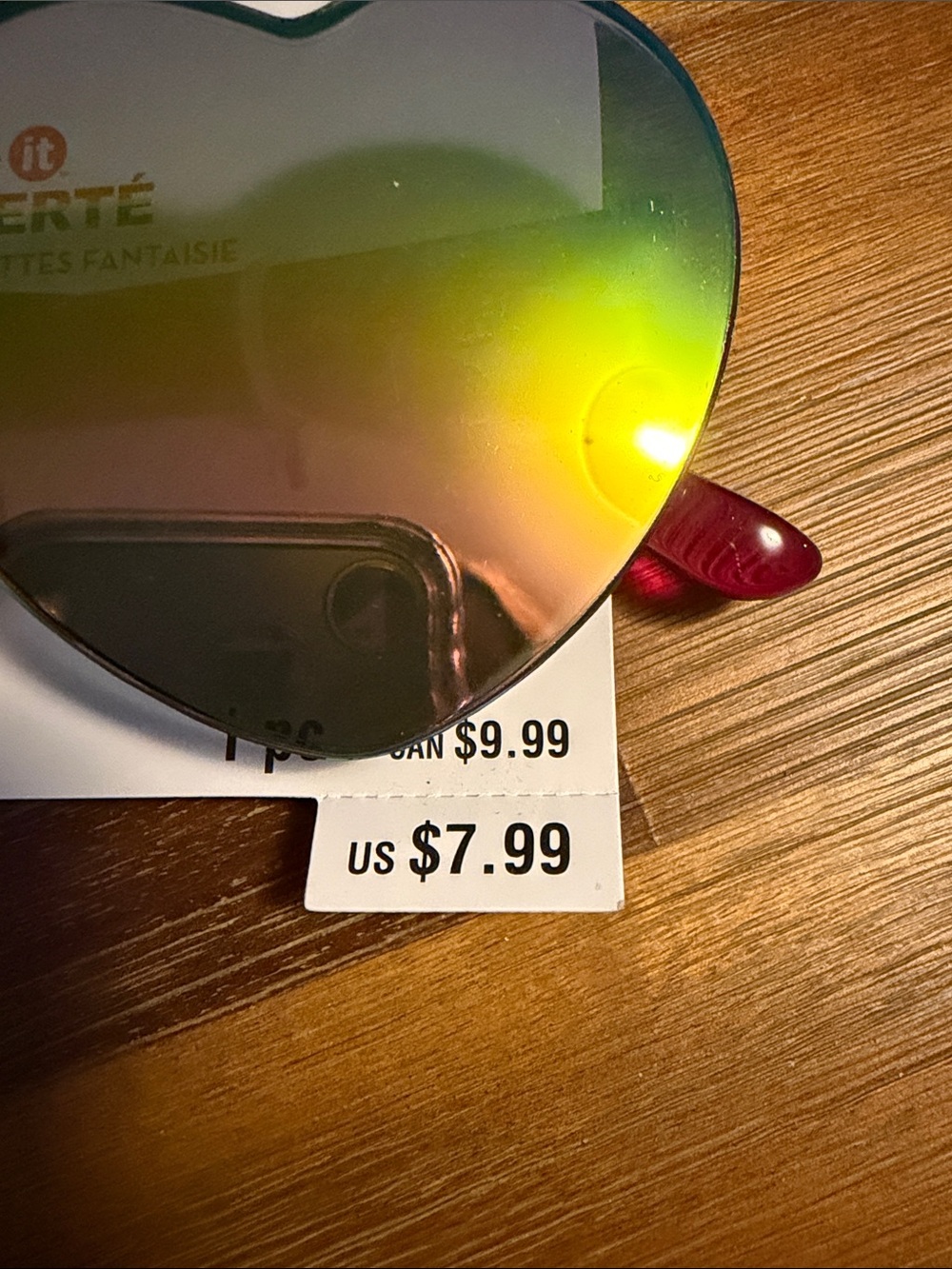 Heart-Shaped Mirrored Sunglasses - Green Yellow Iridescent - Picture 2 of 2